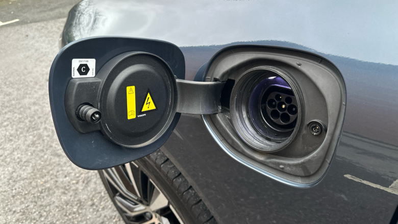 Volvo XC60 2.0 T8 [455] RC PHEV Ultimate Dark 5dr AWD Gtron Estate